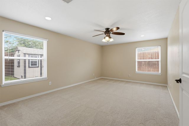 5527 Meadow Oak Street, North Richland Hills, TX 76180