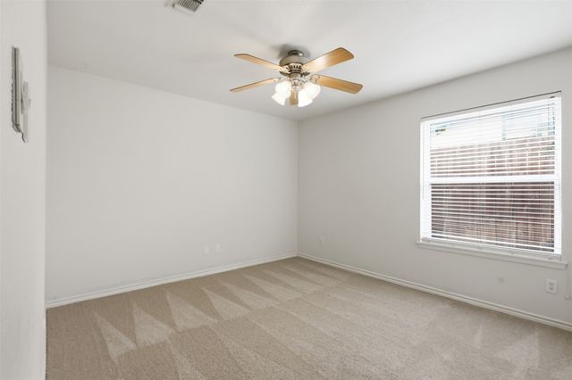 5527 Meadow Oak Street, North Richland Hills, TX 76180