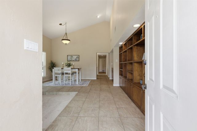 5527 Meadow Oak Street, North Richland Hills, TX 76180