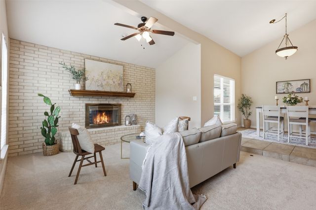 5527 Meadow Oak Street, North Richland Hills, TX 76180