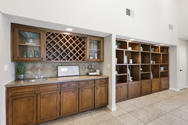 5527 Meadow Oak Street, North Richland Hills, TX 76180