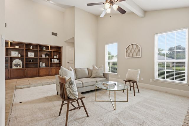 5527 Meadow Oak Street, North Richland Hills, TX 76180
