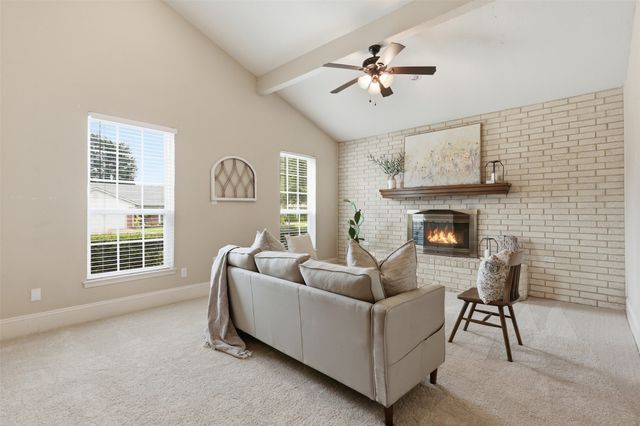 5527 Meadow Oak Street, North Richland Hills, TX 76180