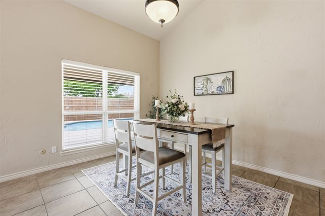 5527 Meadow Oak Street, North Richland Hills, TX 76180