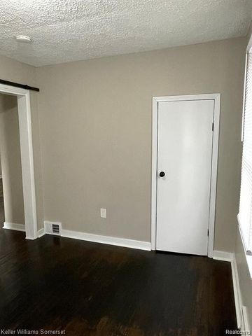 7256 Prospect Avenue, Warren, MI 48091