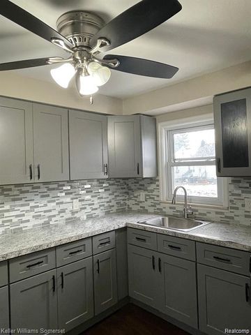 7256 Prospect Avenue, Warren, MI 48091