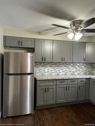 7256 Prospect Avenue, Warren, MI 48091