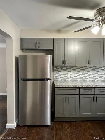 7256 Prospect Avenue, Warren, MI 48091