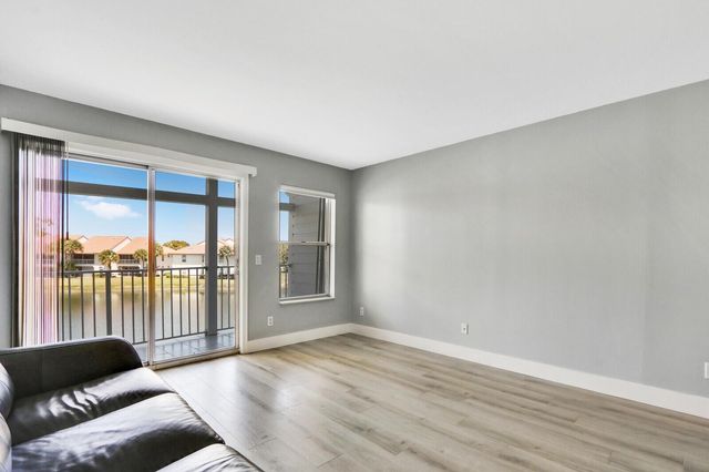 279 Cypress Point Drive, Palm Beach Gardens, FL 33418