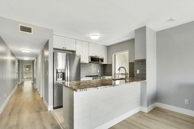 279 Cypress Point Drive, Palm Beach Gardens, FL 33418