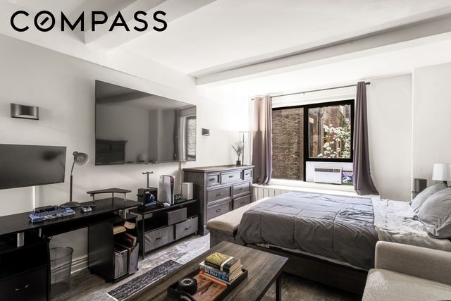 235 W 102nd St Apt 3T, New York City, NY 10025