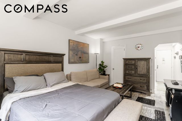 235 W 102nd St Apt 3T, New York City, NY 10025