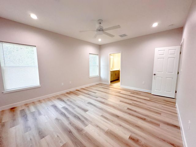 817 5th ST, Lockhart, TX 78644