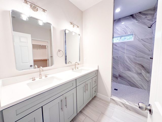 817 5th ST, Lockhart, TX 78644