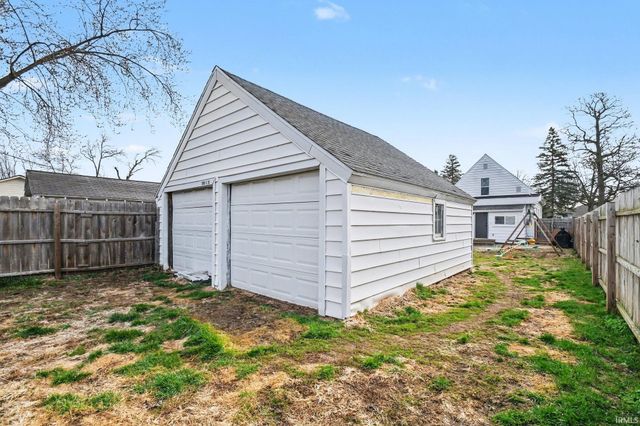 1009 S 26 Street, South Bend, IN 46615