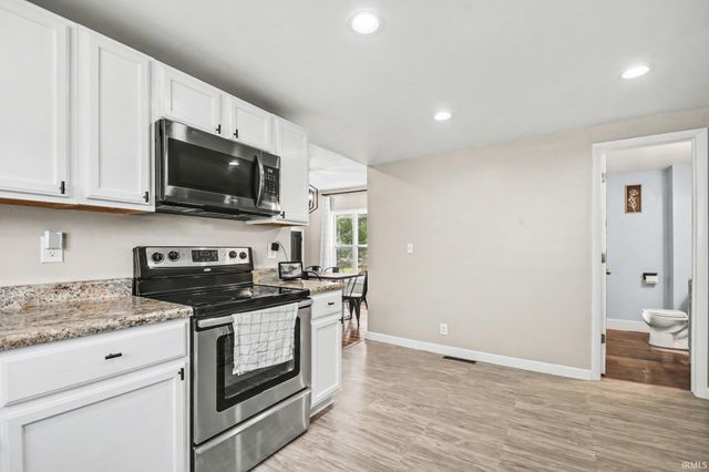 1009 S 26 Street, South Bend, IN 46615