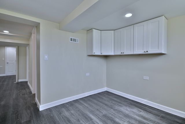 8621 S Dante Avenue, Chicago, IL 60619