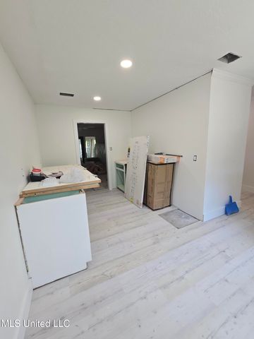 203 Eleanor Avenue, Pass Christian, MS 39571