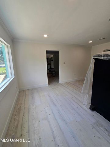 203 Eleanor Avenue, Pass Christian, MS 39571