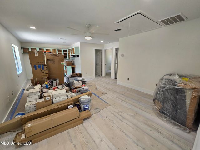 203 Eleanor Avenue, Pass Christian, MS 39571