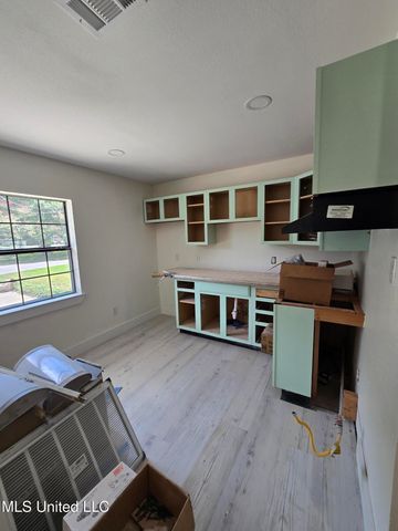 203 Eleanor Avenue, Pass Christian, MS 39571