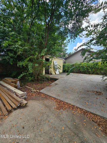 203 Eleanor Avenue, Pass Christian, MS 39571