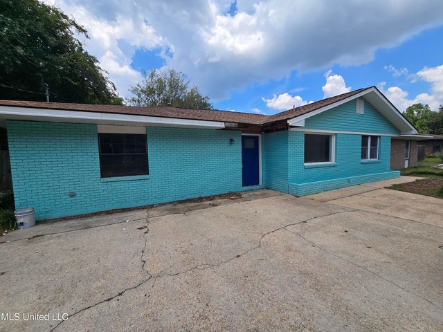 203 Eleanor Avenue, Pass Christian, MS 39571