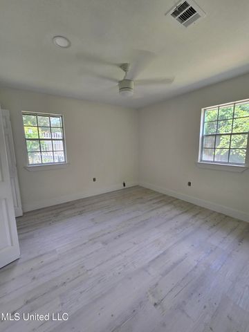 203 Eleanor Avenue, Pass Christian, MS 39571