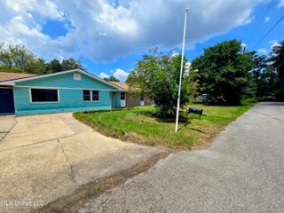 203 Eleanor Avenue, Pass Christian, MS 39571