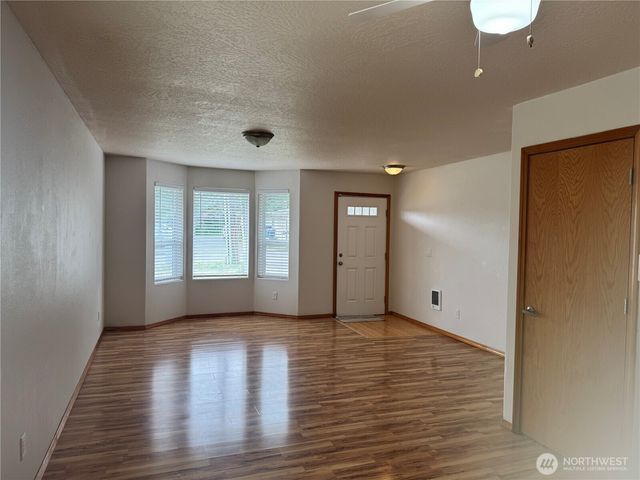 95 Barnes Street, Kelso, WA 98626
