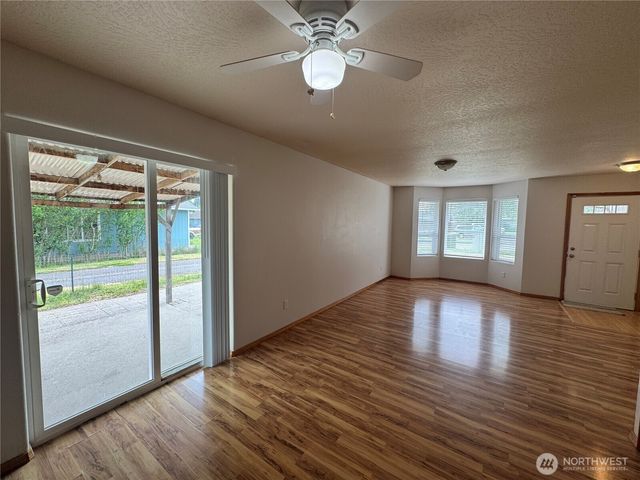 95 Barnes Street, Kelso, WA 98626
