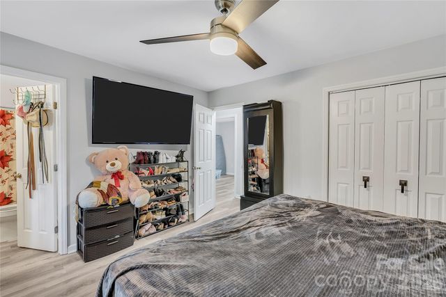 6628 Cool Water Court, Charlotte, NC 28215