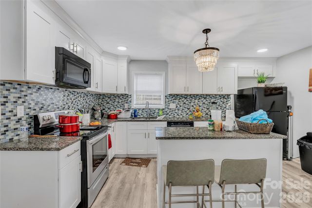 6628 Cool Water Court, Charlotte, NC 28215