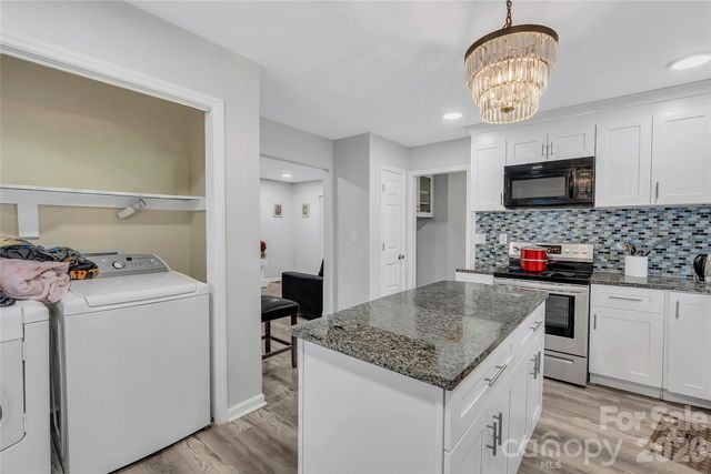 6628 Cool Water Court, Charlotte, NC 28215