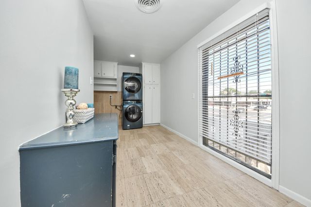 2711 Briarhurst Drive 18, Houston, TX 77057