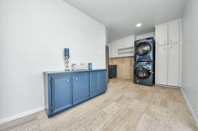 2711 Briarhurst Drive 18, Houston, TX 77057