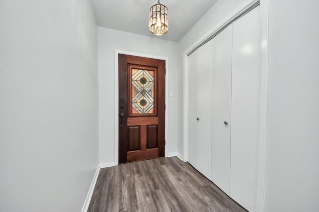 2711 Briarhurst Drive 18, Houston, TX 77057