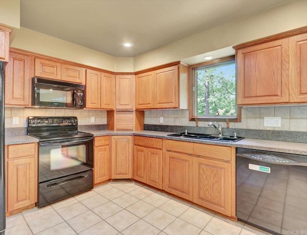 54 Tomino Way, Hot Springs Village, AR 71909