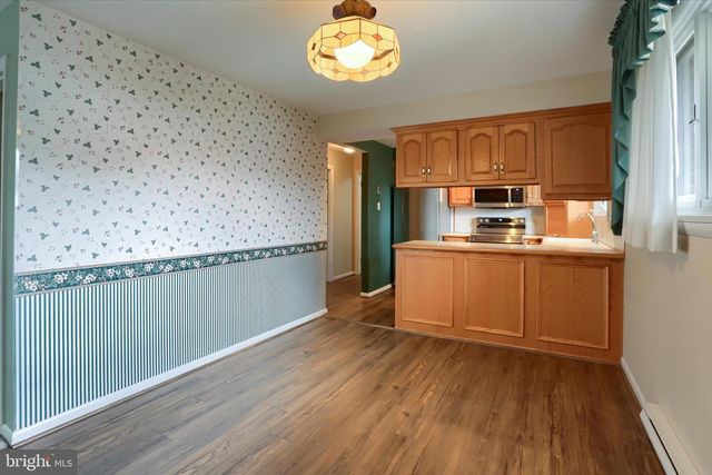 1003 CHARLES ST, Mechanicsburg, PA 17055