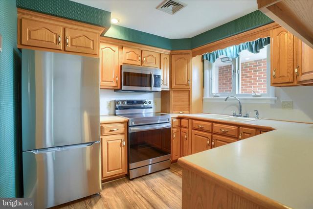 1003 CHARLES ST, Mechanicsburg, PA 17055