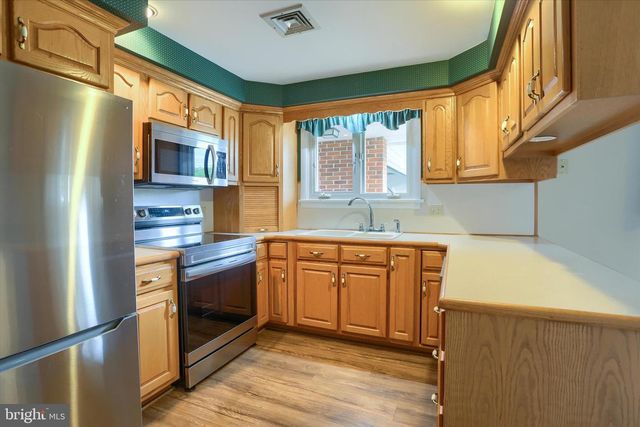 1003 CHARLES ST, Mechanicsburg, PA 17055