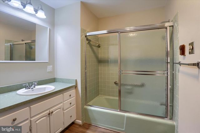 1003 CHARLES ST, Mechanicsburg, PA 17055