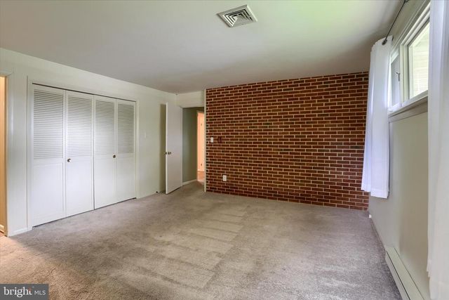 1003 CHARLES ST, Mechanicsburg, PA 17055