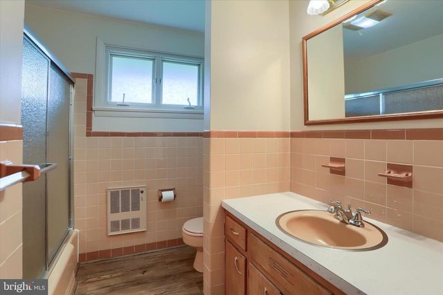 1003 CHARLES ST, Mechanicsburg, PA 17055