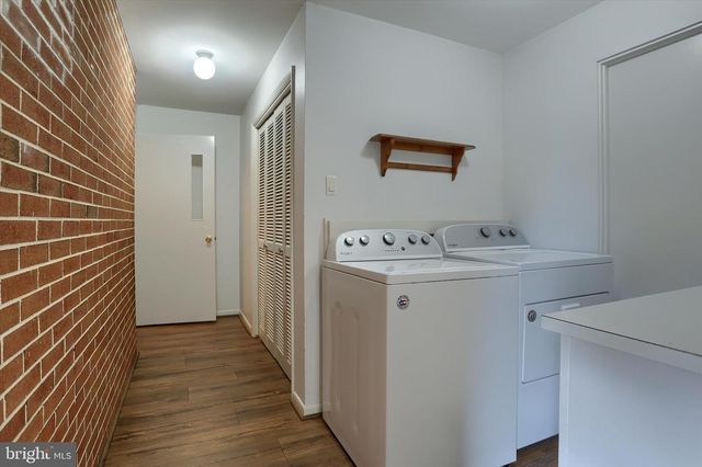 1003 CHARLES ST, Mechanicsburg, PA 17055