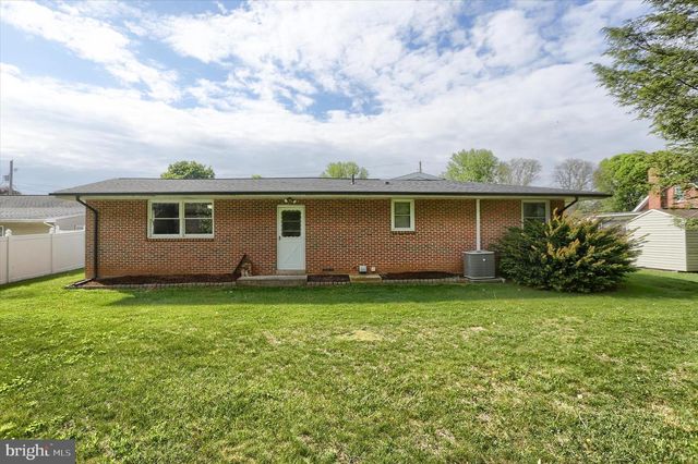 1003 CHARLES ST, Mechanicsburg, PA 17055