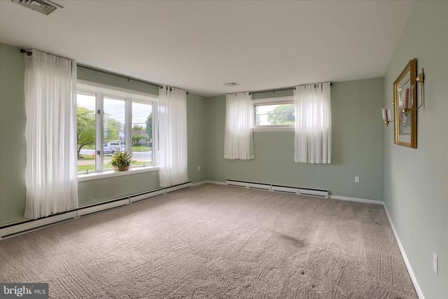 1003 CHARLES ST, Mechanicsburg, PA 17055
