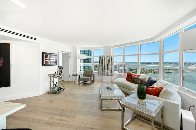 888 BOULEVARD OF THE ARTS 1705, Sarasota, FL 34236
