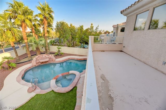 5 Chateau Whistler Court, Las Vegas, NV 89148