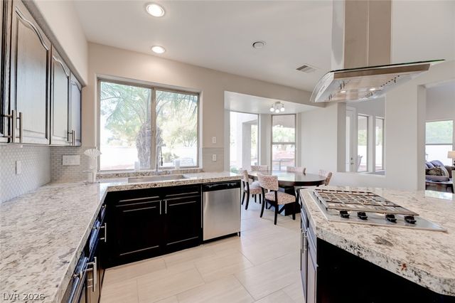 5 Chateau Whistler Court, Las Vegas, NV 89148